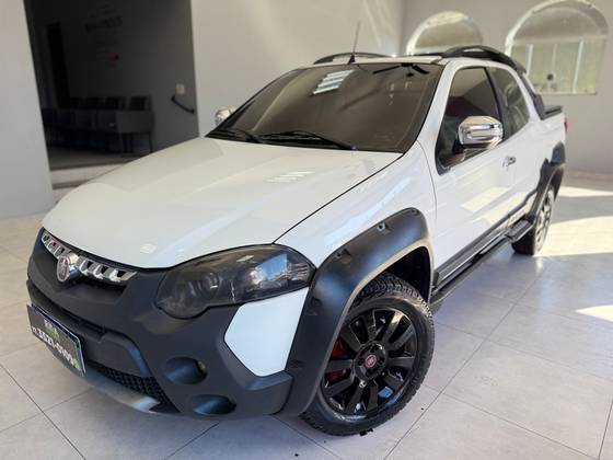 FIAT STRADA 1.8 MPI ADVENTURE CD 16V FLEX 3P MANUAL FIAT STRADA 1.8 MPI ADVENTURE CD 16V FLEX 3P MANUAL